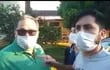 Iván Sosa Villalba fue increpado por el activista Aldo Barrios cuando se retiraba del hospital de Presidente Franco. (captura de video).
