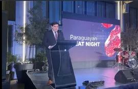El Dr. José Carlos Martin, titular del Senacsa, durante su alocución en la Expo Dubai, en la Noche de la Carne Paraguaya.