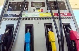El precio del diésel no sube y de la nafta tampoco hasta el 31 de marzo, límite para negociar aplicación de impuesto al consumo.