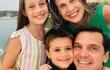 ¡Hermosa familia! Lory Anderson y Javier Omella con sus hijos Martina y Felipe.