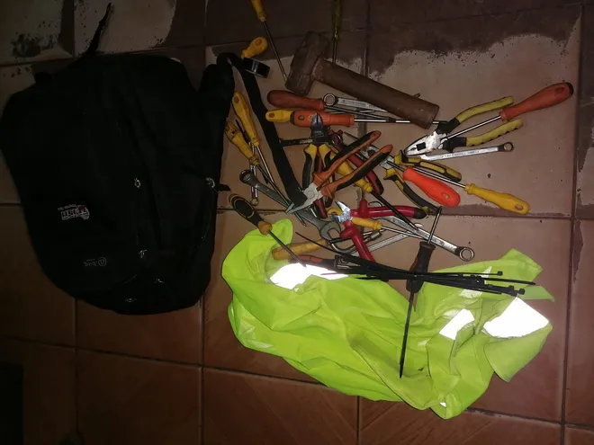 La Policía recupera herramientas que aparentemente fueron robadas de una vivienda.