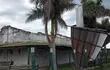 Los fuertes vientos afectaron la estructura de un hospedaje en Puerto Guaraní, del distrito de Fuerte Olimpo.