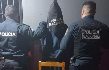 El sindicado fue aprehendido por agentes policiales y trasladado a la Dirección de Policía del Alto Paraná.
