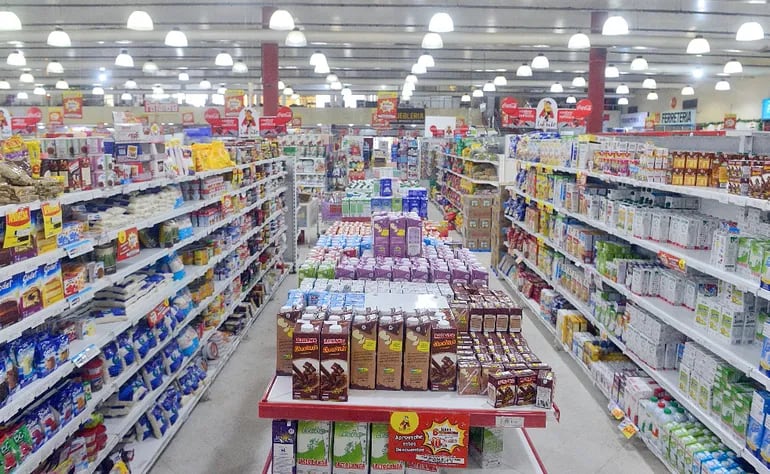 A pesar de  la  crisis generada por el covid-19,  la industria nacional  mantiene su línea de abastecimiento   en los supermercados.