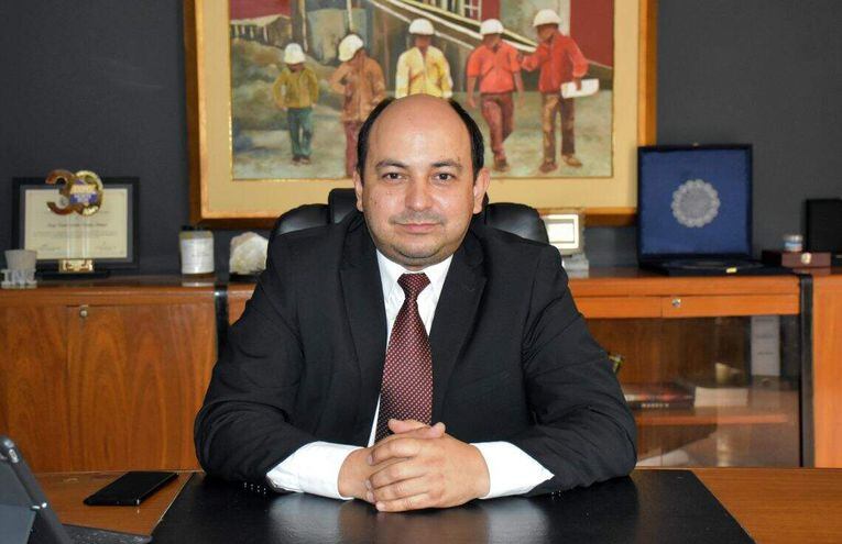 Presidente de la INC, Ernesto Benítez.