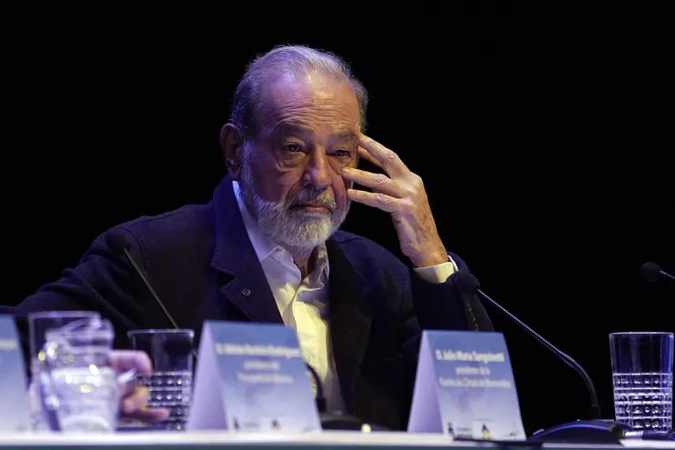 El empresario mexicano Carlos Slim durante su participación en los debates de XXVIII Reunión Plenaria de la Fundación Círculo de Montevideo, este jueves, en el Centro Niemeyer de Avilés. (EFE)