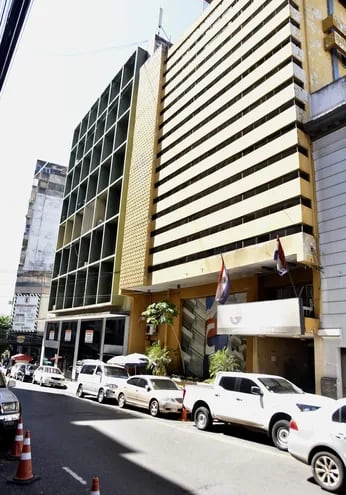 La asamblea se realizó en el edificio de Copaco, ubicado sobre la calle Alberdi de Asunción, pero los funcionarios negaron que se haya realizado la junta de accionistas.