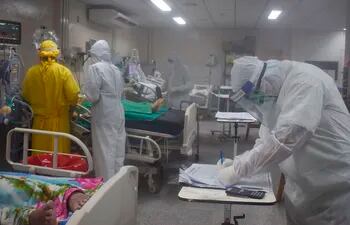 Las unidades de terapia intensiva del sector público están colapsadas por los casos de covid-19.
