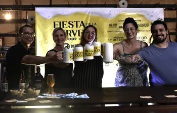 Mauricio Cáceres, Andrea Hüther, Jackie Martínez, Tatiana Genovesa y Jorge Duarte anunciaron la Fiesta de la Cerveza Asunción.