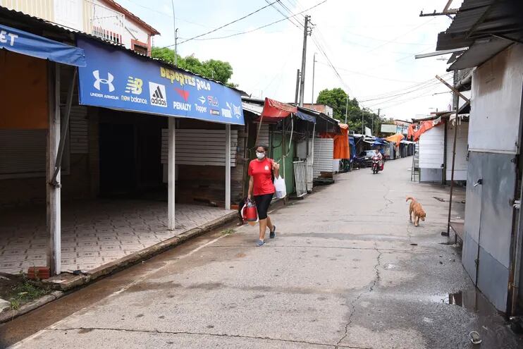Los negocios en la localidad de Nanawa, en la frontera de Paraguay con Argentina, fueron golpeados duramente por la pandemia y el cierre de la frontera.