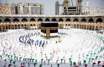 El 2019, el hach atrajo a 2,5 millones de fieles a La Meca. Este año, por causa de la pandemia, el número de peregrinos se redujo y el ingreso se cumplió bajo estrictas normas sanitarias.