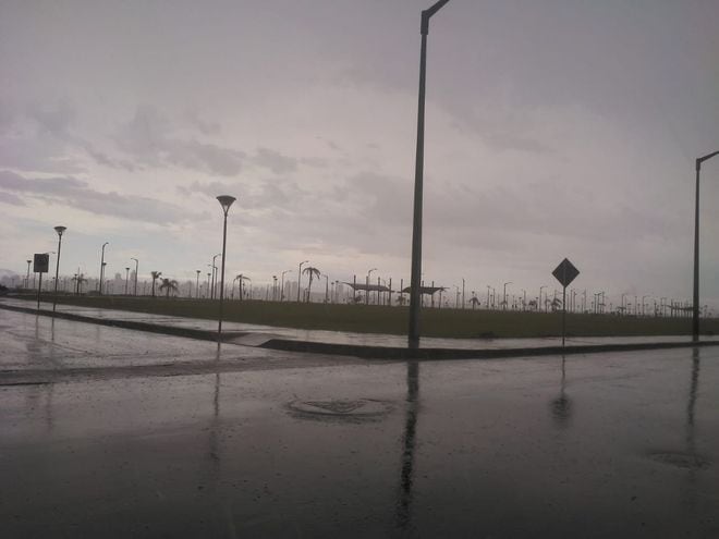Lluvia en Encarnación, este domingo.