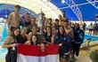 Los jóvenes paraguayos que se consagraron campeones del certamen de natación Promesas del Cono Sur, en Rosario, Argentina.
