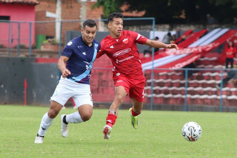 Guaireña remontó y superó 2-1 a Fernando de la Mora por la séptima fecha de la División Intermedia 2024, la segunda categoría del fútbol paraguayo.