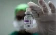 La compañía AstraZeneca dejará de comercializar su vacuna contra la covid-19,  Vaxzevria, a partir de mañana, martes, en la Unión Europea por petición propia, según informó la compañía británico-sueca en un comunicado.