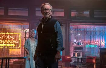Steven Spielberg durante el rodaje de "Amor sin barreras".