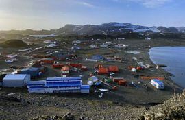 Handout picture released by Chile's Air Force press office showing the Eduardo Frei Antarctic base, at the Fildes Peninsula, west of King George island, on May 10, 2020. - While the new coronavirus spreads all over the world, there is only one continent that still breathes relieved: Antarctica. Due to strict control measures and a little luck, the territory remains free from contagion. (Photo by - / Chilean Air Force / AFP) / RESTRICTED TO EDITORIAL USE - MANDATORY CREDIT AFP PHOTO / CHILEAN AIR FORCE - NO MARKETING NO ADVERTISING CAMPAIGNS - DISTRIBUTED AS A SERVICE TO CLIENTS