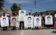 manifestantes-bloquean-autopista-mexicana-por-estudiantes-desaparecidos-23837000000-1292611.JPG