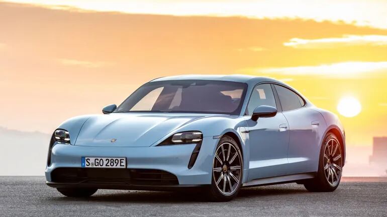 Porsche anunció que retira del mercado el auto Taycan.