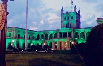El Palacio de López se viste de verde en recordación del Día Internacional del Trasplante de órganos.