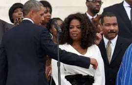 el-presidente-barack-obama-personalidades-de-la-sociedad-negra-estadounidense-y-miembros-de-la-familia-de-martin-luther-king-en-el-acto-de-homenaje--213352000000-594346.jpg