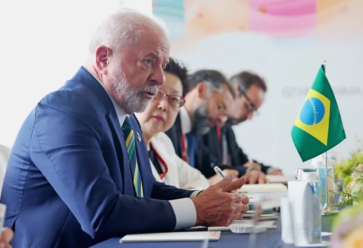 El presidente de Brasil, Lula da Silva (i).  (AFP)