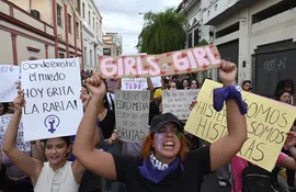 Mujeres levantan su voz contra las injusticias en Paraguay por  el Día Internacional de la Mujer