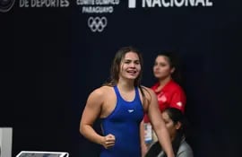 La nadadora paraguaya Luana María Alonso Méndez (19/3/2004) no pudo subir al podio en Asu2022, pero logró la marca para competir en el Panamericano de Santiago de Chile, el próximo año.