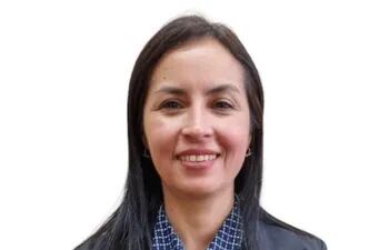 Lic. Liliana Ortíz, directora de Contrataciones Públicas de la ANDE.