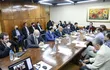 El titular de Hacienda Oscar Llamosas se reunió hoy con la Comisión de Presupuesto de la Cámara de Diputados, junto al viceministro de Economía, Iván Haas.