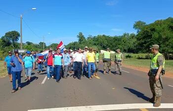 Sampedranos inician movilización para exigir pavimento de caminos rurales