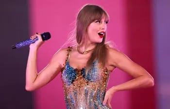 La cantante estadounidense Taylor Swift durante uno de sus conciertos del "Eras Tour" en California. La artista iniciará esta semana su gira por Latinoamérica.