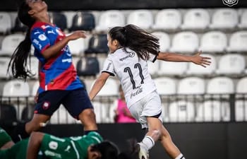 Agustina Varela autora de un gol para la victoria franjeada 3-1 ante Cerro Porteño