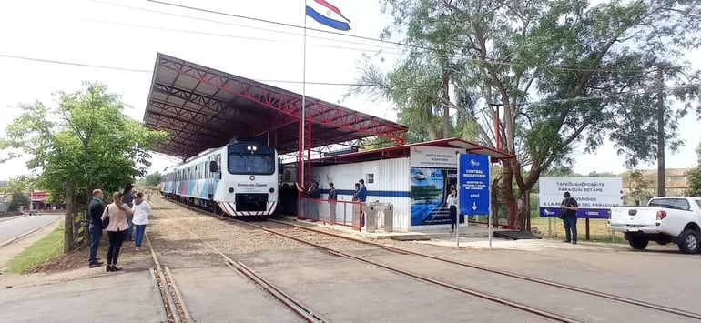 Fue restablecido el sistema de transporte ferroviario de pasajeros entre Encarnación y Posadas, a través del puente internacional "San Roque gonzález de Santa Cruz".