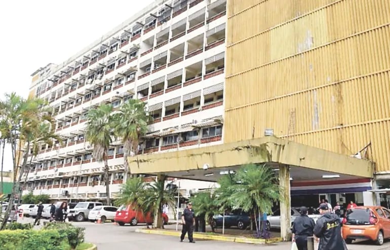 El IPS pretende gastar hasta en pavimentación de las calles internas de su hospital central.