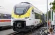 El grupo tecnológico e industrial Siemens y la compañía ferroviaria Deutsche Bahn realizan el primer recorrido en pruebas de su tren de hidrógeno Mireo Plus H y testan su sistema de reabastecimiento móvil.