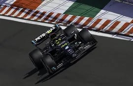 El Mercedes-AMG Petronas del piloto inglés Lewis Hamilton en la sesión de clasificación del Gran Premio de Hungría, la undécima carrera de la temporada 2023 dela Fórmula 1, en el circuito de Hungaroring.