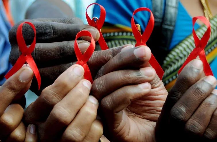Casi 38 millones de personas viven con el VIH en el mundo, pero únicamente  62% sigue una triterapia.