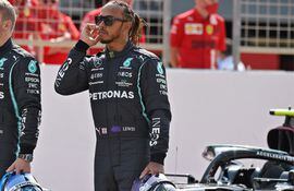 Lewis Hamilton en los test de Fórmula 1 en Baréin.