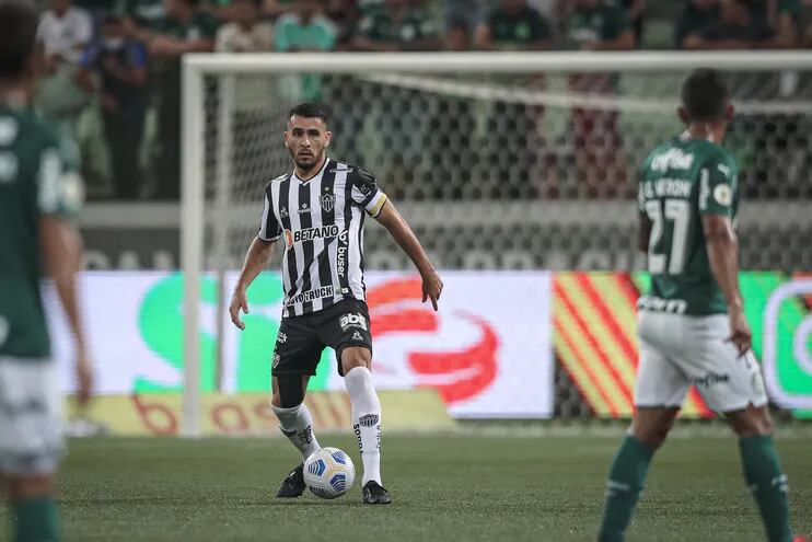 Junior Alonso, con el brazalete de capitán, en el empate de Mineiro con el Palmeiras por la regularización de la segunda ronda de la Serie A.
