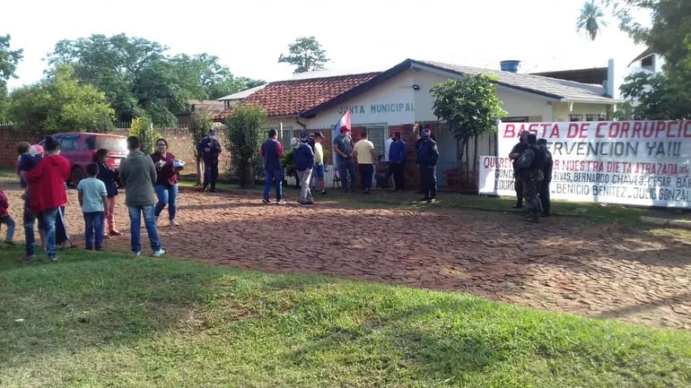 En varias oportunidades, los pobladores de Ñacunday se manifestaron contra las supuestas irregularidades.