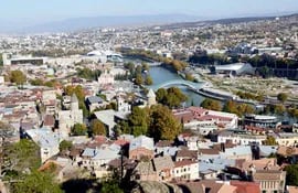 Tiflis es la capital de Georgia, ciudad antigua con adoquines refleja una historia larga y complicada, con períodos bajo el dominio persa y ruso.