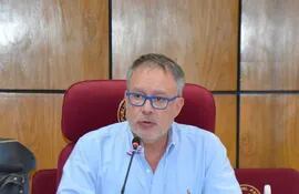 El senador liberal Fernando Silva Facetti, solicitó el rechazo de la acusación contra tres camaristas.