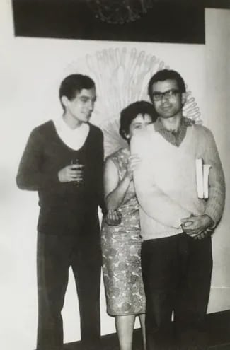 William Riquelme, Osvaldo González Real y Laura Márquez.
