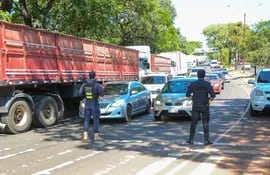 Los camiones de gran porte ya no podrán cruzar al Brasil en horario diurno, según anunciaron desde la Aduana.