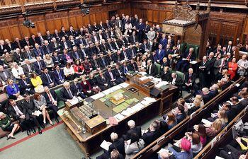 El Parlamento británico decidió que el Reino Unido no podrá salir de la UE hasta aprobar toda la legislación de salida, lo que obliga al Gobierno a buscar una prórroga al 31 de octubre.