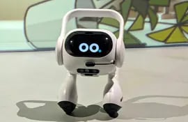 'Agente de IA', un robot doméstico inteligente de LG que busca crear un 'hogar sin trabajo', durante las exhibiciones de la Feria de Electrónica de Consumo (CES).