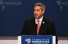 Mario Abdo Benítez dio ayer su discurso en la Cumbre de las Américas, que se culmina hoy en Los Ángeles, Estados Unidos de América. (AFP)