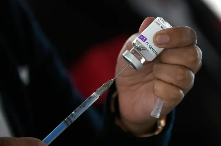 Una dosis de la vacuna AstraZeneca, vinculada a bajos casos de trombosis, por lo que su reputación no es buena en Paraguay, dijo la viceministra de Salud, Lida Sosa.