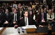 Mark Zuckerberg, director ejecutivo de Meta, observa durante la audiencia del Comité Judicial del Senado de EE. UU. "Las grandes tecnologías y la crisis de explotación sexual infantil en línea" en Washington, DC, el 31 de enero de 2024.